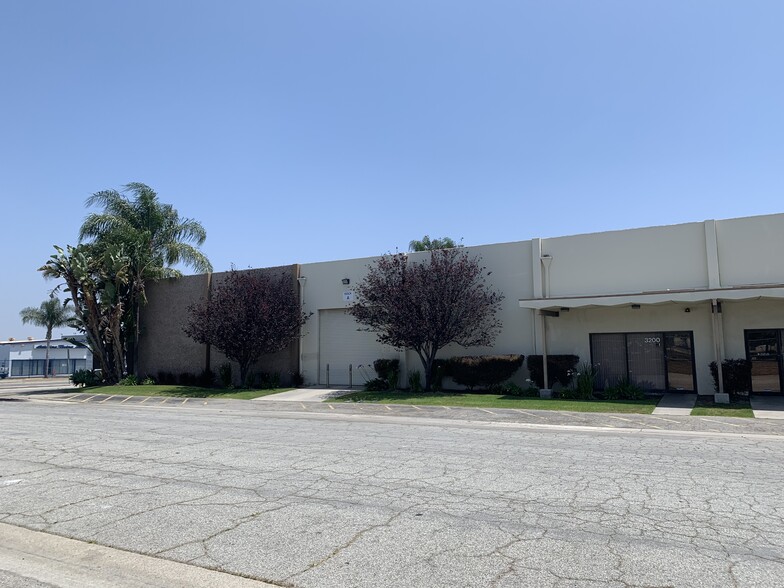 3200-3300 E Spring St, Long Beach, CA for lease - Primary Photo - Image 3 of 6