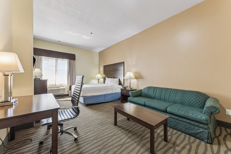 2601 Spencer Hwy, Pasadena, TX for sale - Building Photo - Image 3 of 10