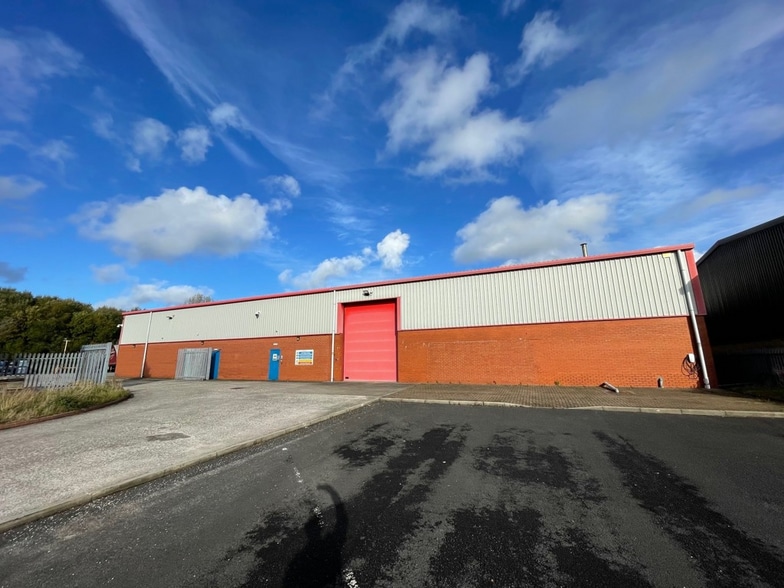 Davyfield Rd, Blackburn for lease - Primary Photo - Image 1 of 2