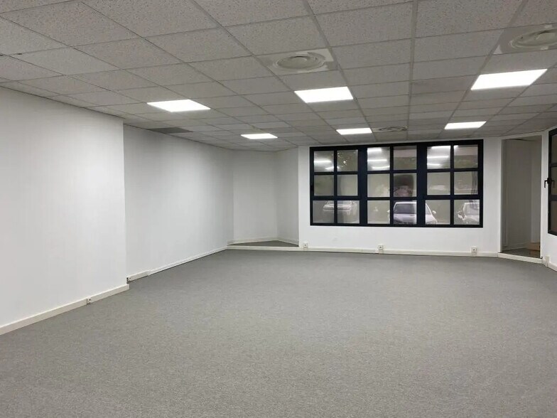 Office in Montpellier for lease - Interior Photo - Image 2 of 5