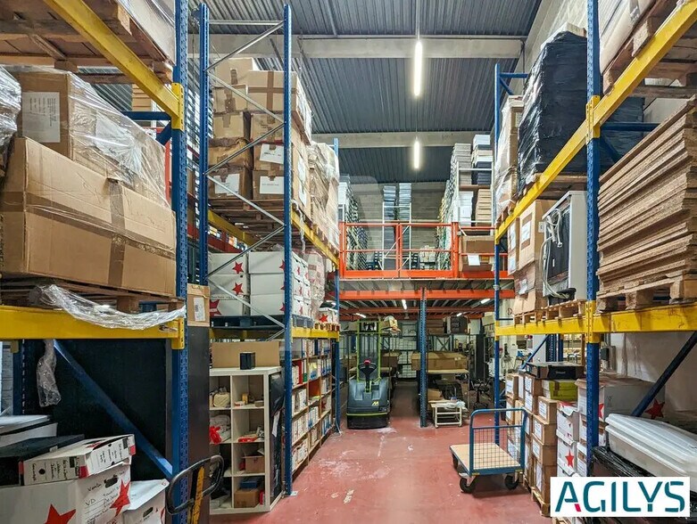 Industrial in Verrières-le-Buisson for lease - Interior Photo - Image 1 of 10