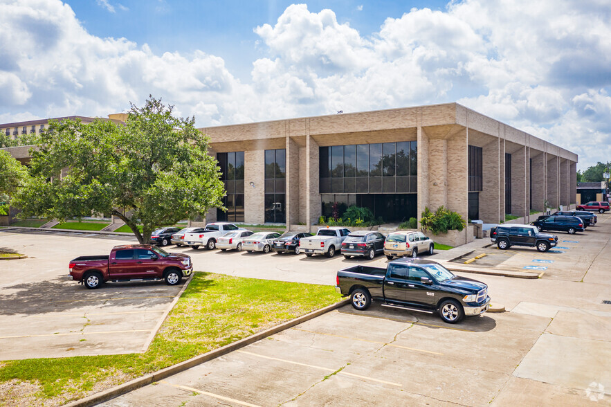 9100 Southwest Fwy, Houston, TX for lease - Building Photo - Image 3 of 5