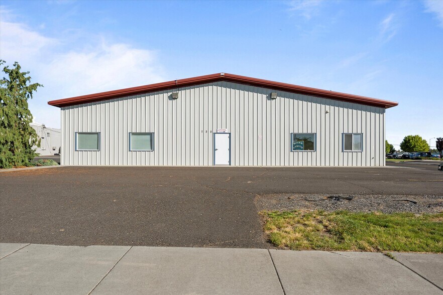 720 E 3rd Ave, Moses Lake, WA for sale - Building Photo - Image 2 of 40