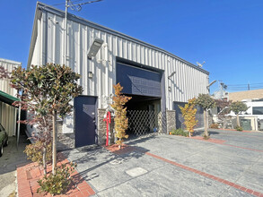 572 Estabrook St, San Leandro, CA for lease Building Photo- Image 2 of 6