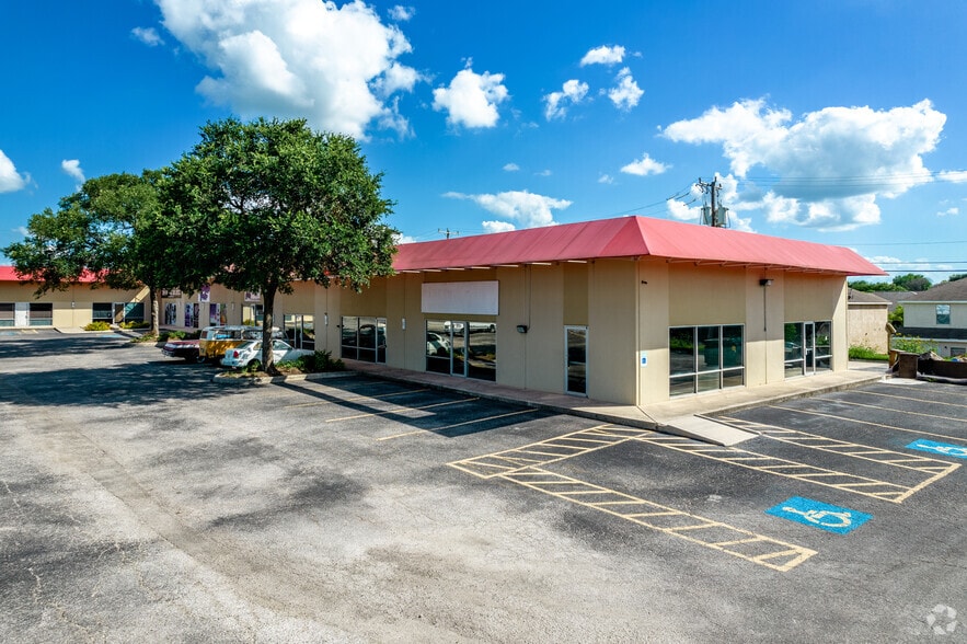 11500 E Loop 1604 N, Universal City, TX 78148