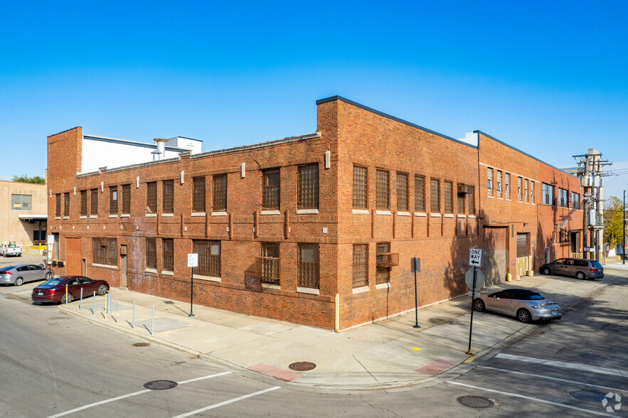 4006 W Belden Ave, Chicago, IL for lease - Building Photo - Image 2 of 6