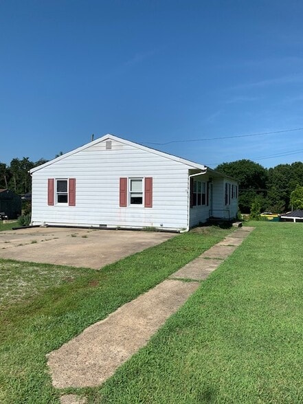 4905 Auburn Rd, Summerfield, NC for sale - Building Photo - Image 1 of 8