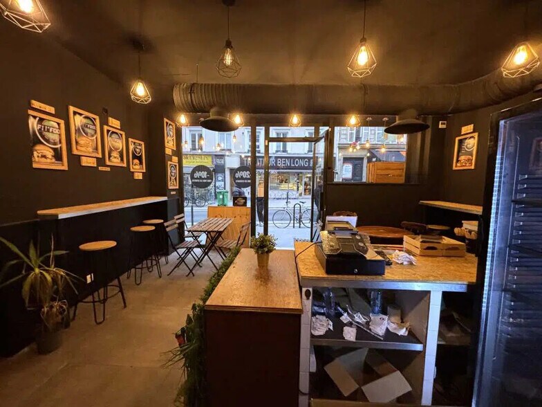 Retail in Paris for lease - Building Photo - Image 3 of 7