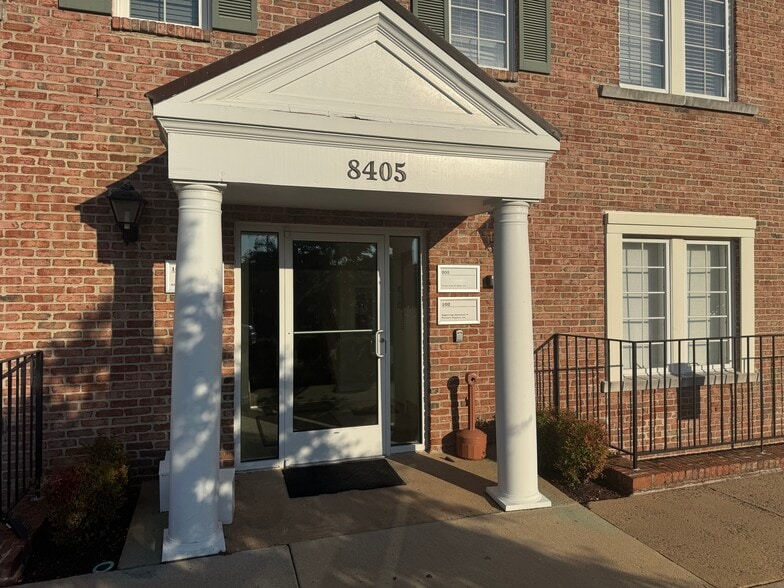 8401-8427 Dorsey Cir, Manassas, VA for sale - Building Photo - Image 2 of 7