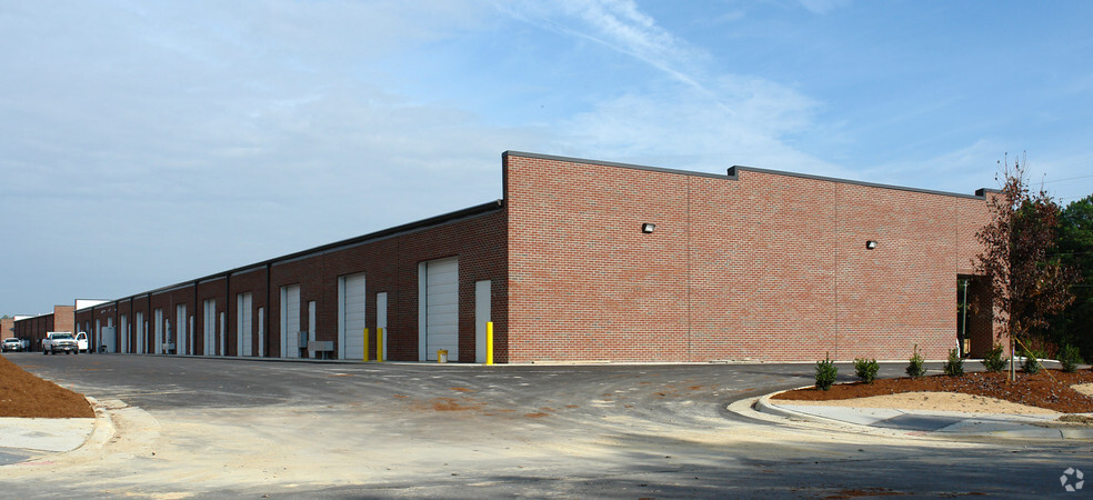 6310-6470 Rogers Rd, Rolesville, NC for lease - Building Photo - Image 2 of 5