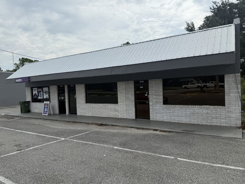 2113-2115 Citrus Blvd, Leesburg, FL for lease - Building Photo - Image 2 of 5