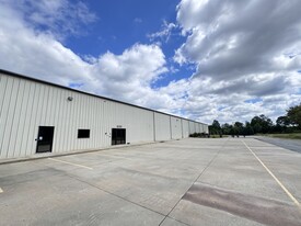 +/- 57,500 SF Industrial Building - Warehouse