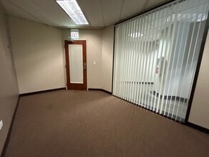 4749 Lincoln Mall Dr, Matteson, IL for lease Building Photo- Image 2 of 9