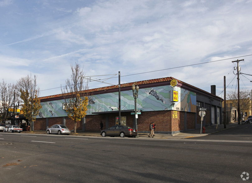 324 SE Grand Ave, Portland, OR for sale - Building Photo - Image 1 of 4