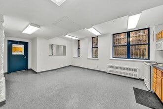 218 W 113th St, New York, NY for lease Interior Photo- Image 1 of 7