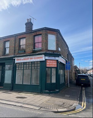 210-212 Sandycombe Rd, Richmond for sale - Primary Photo - Image 1 of 1