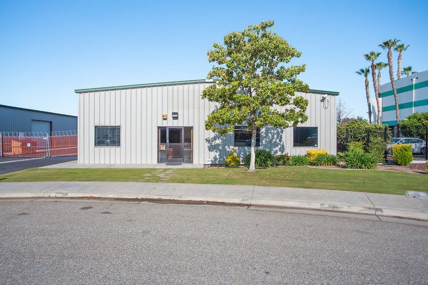 138 Coremark Ct, Bakersfield, CA for lease - Building Photo - Image 2 of 83