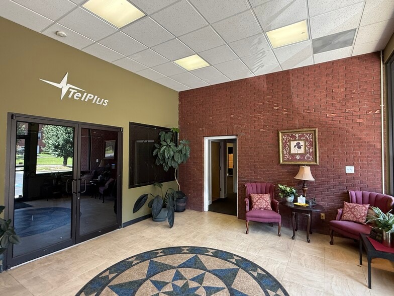 99 Grove Park Ln, Woodstock, GA for sale - Building Photo - Image 2 of 29