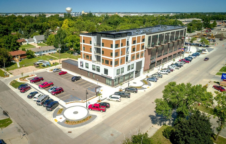 444 Sheyenne St, West Fargo, ND 58078 Sheyenne Plaza