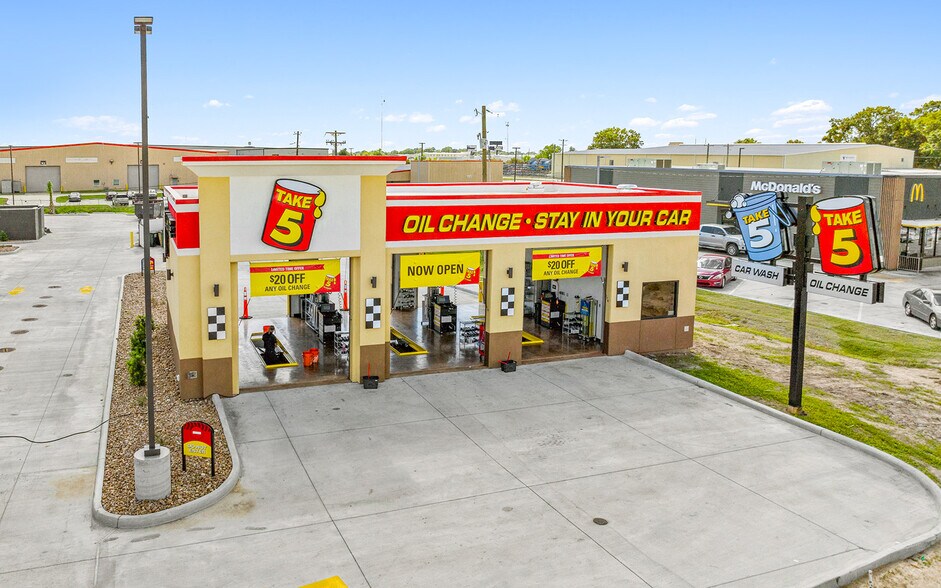 210 Saint Nazaire Rd, Broussard, LA 70518