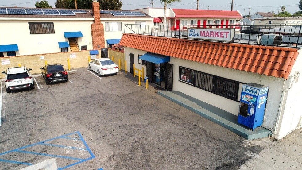 1449/1457 W Pacific Coast Hwy portfolio of 2 properties for sale on LoopNet.com - Primary Photo - Image 1 of 2