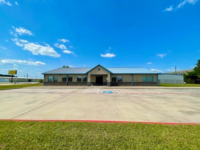 21120 Spring Town Dr, Spring, TX for sale - Building Photo - Image 1 of 1