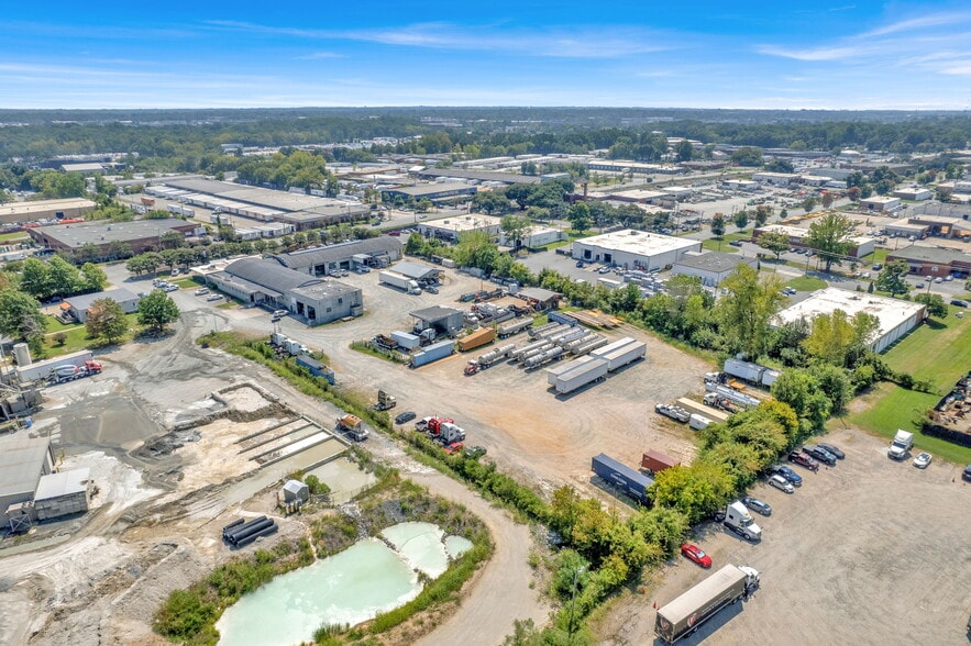 3637 N Graham St, Charlotte, NC for lease - Building Photo - Image 1 of 5