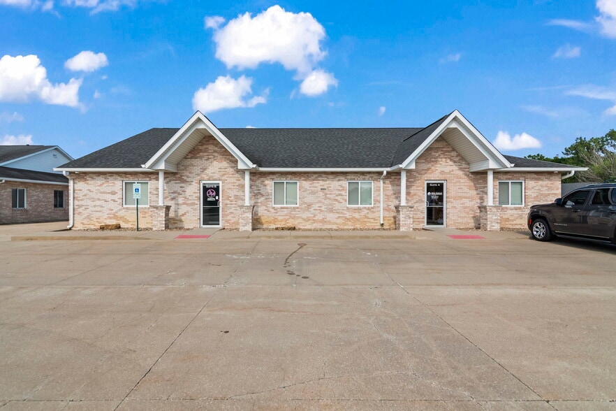 3901 Pintail Dr, Springfield, IL for sale - Building Photo - Image 1 of 19