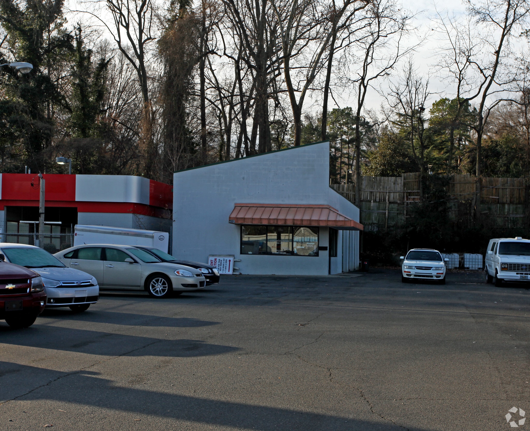 3112 E Independence Blvd, Charlotte, NC for lease Primary Photo- Image 1 of 3