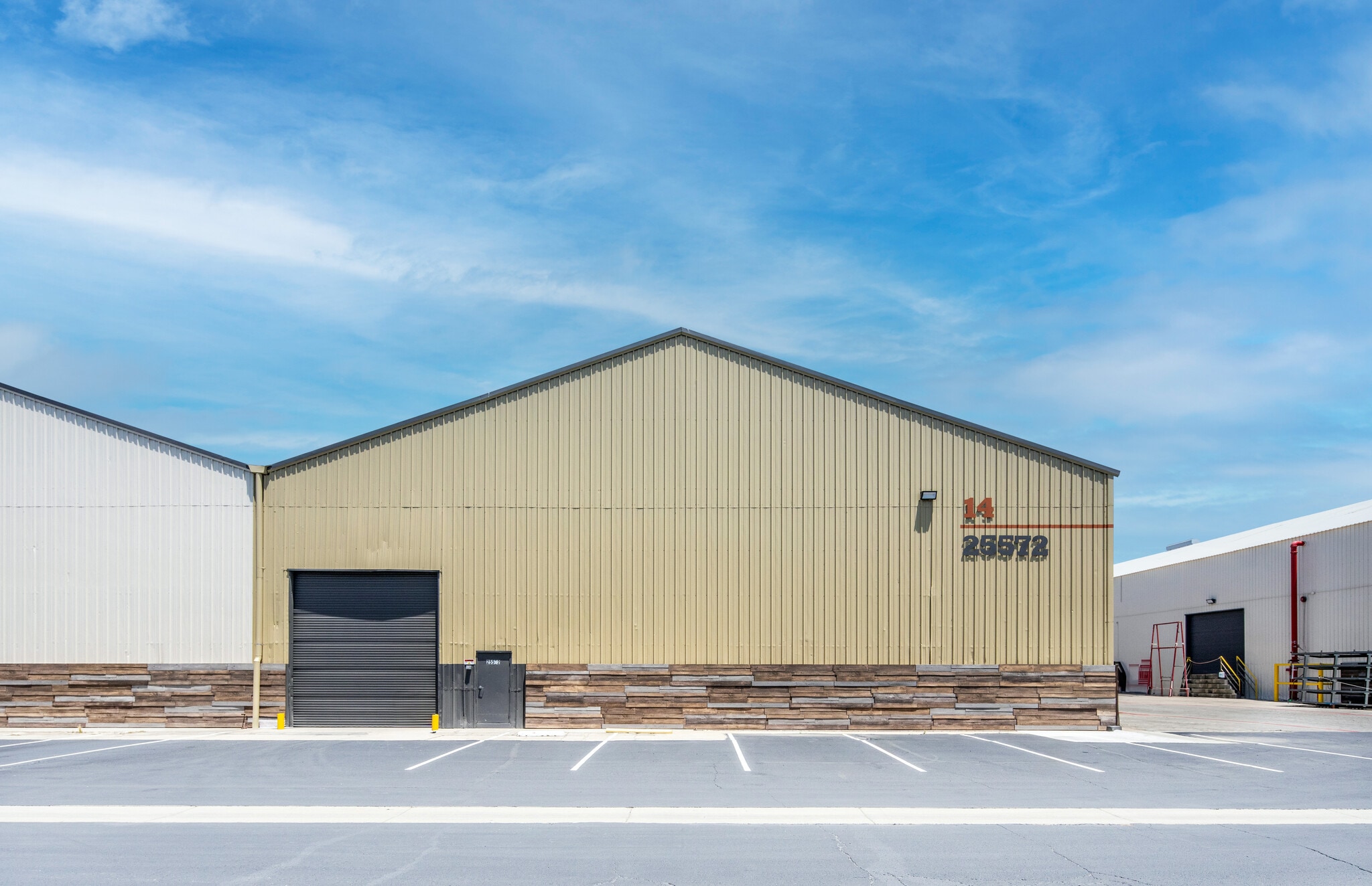 25545-25710 Springbrook Ave, Santa Clarita, CA for lease Building Photo- Image 1 of 3