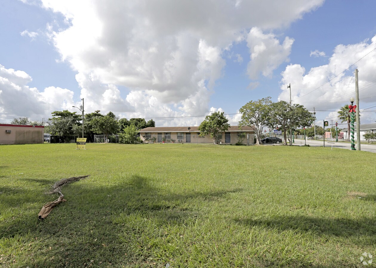 422 S Krome Ave, Homestead, FL 33030