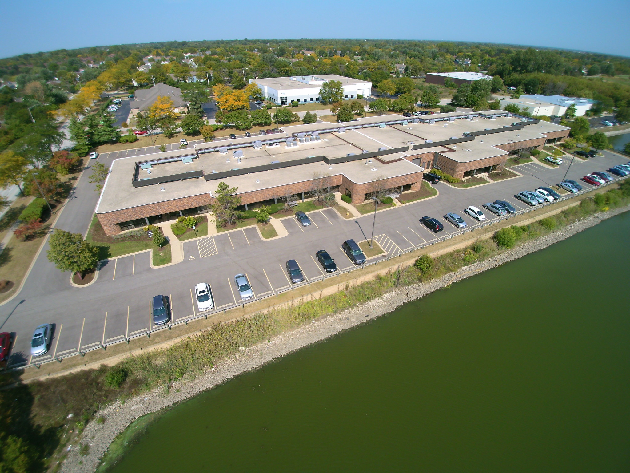 3930 N Ventura Dr, Arlington Heights, IL for lease Building Photo- Image 1 of 3