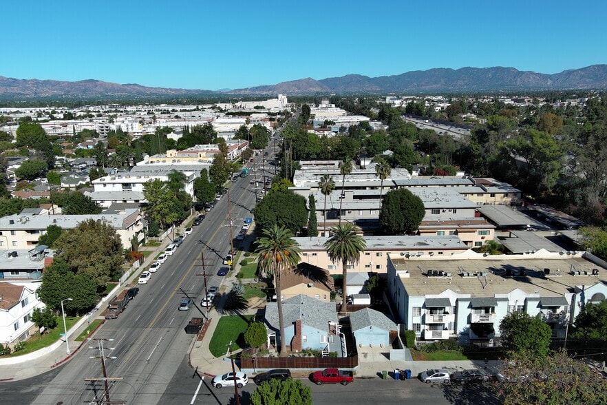 Prime Van Nuys Opportunity portfolio of 2 properties for sale on LoopNet.com - Building Photo - Image 3 of 6