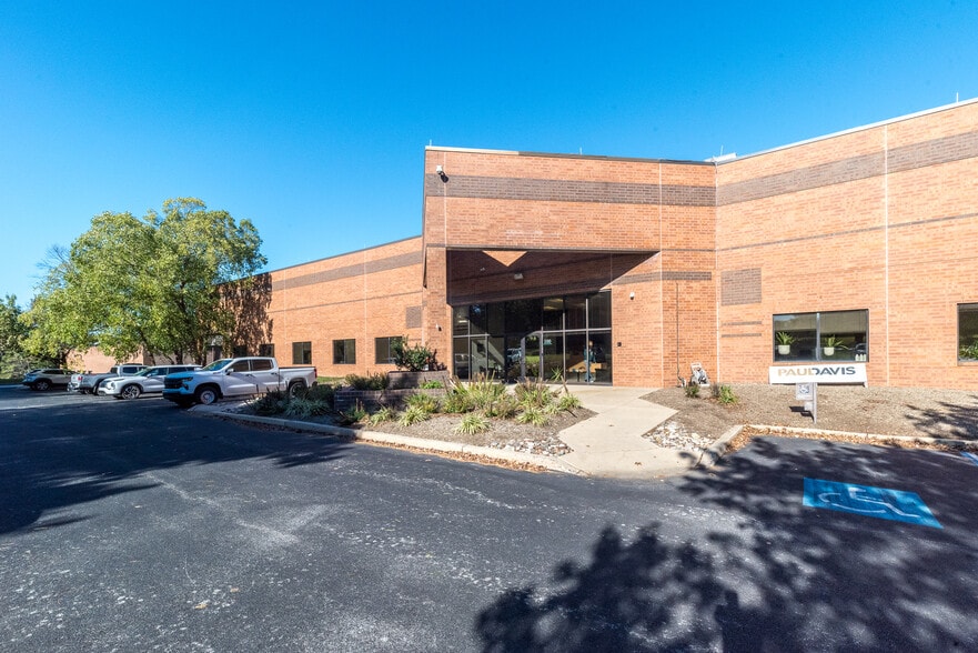 905 Airport Rd, West Chester, PA for lease - Building Photo - Image 1 of 29
