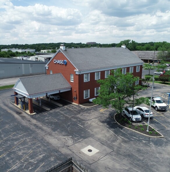 1130 N McLean Blvd, Elgin, IL for lease - Primary Photo - Image 1 of 6