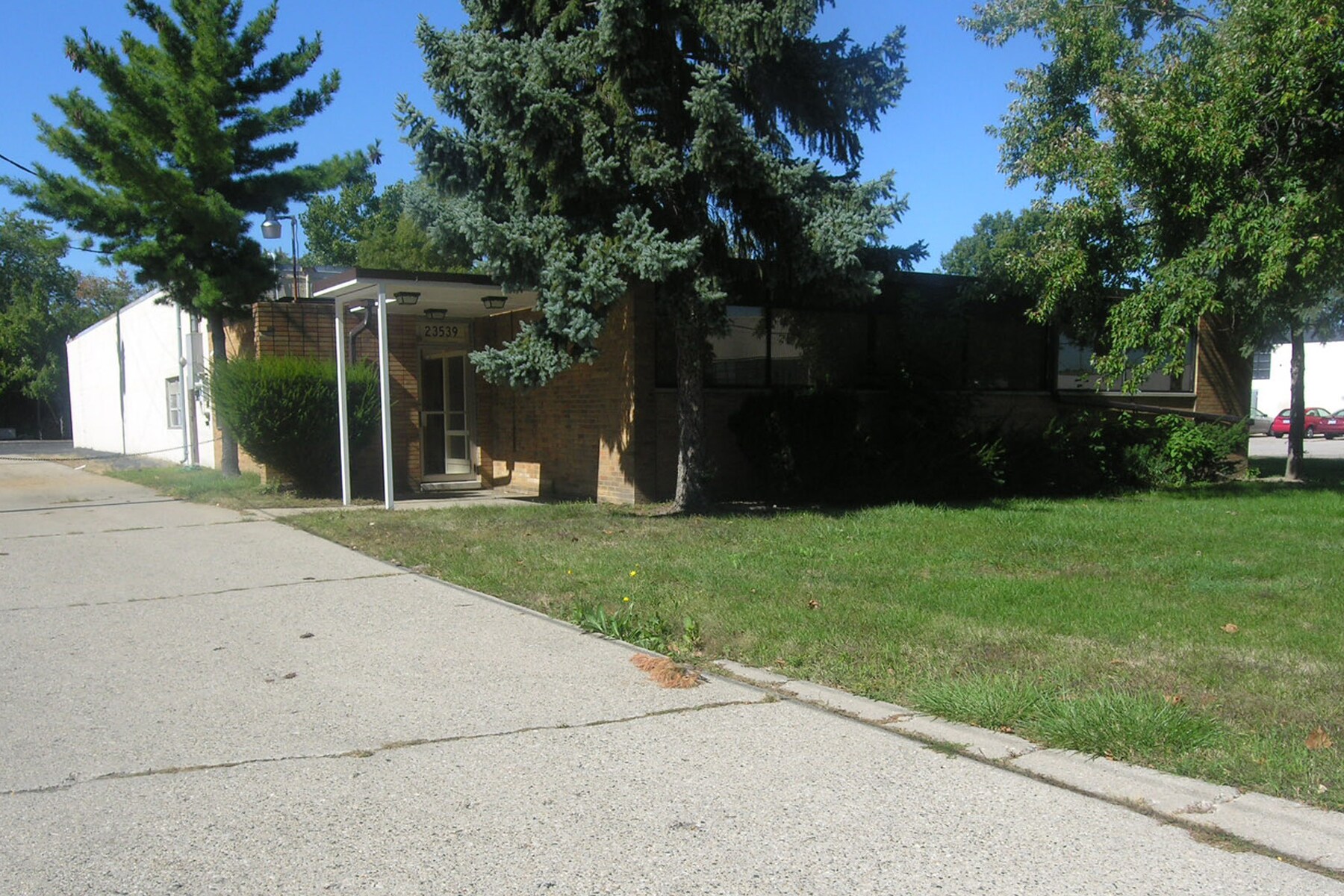23539 Pinewood St, Warren, MI for sale Building Photo- Image 1 of 1