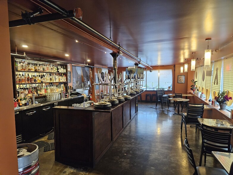 3434 NE Sandy Blvd, Portland, OR for lease - Interior Photo - Image 2 of 6