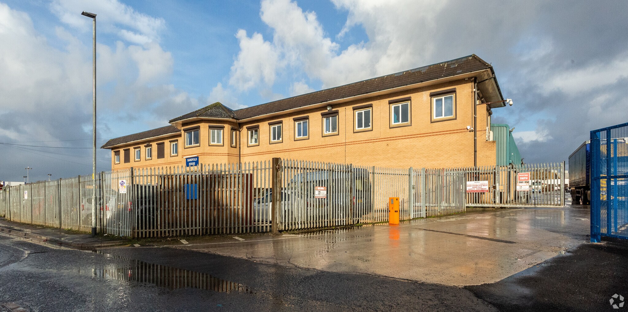 Sandfold Ln, Manchester for sale Primary Photo- Image 1 of 1