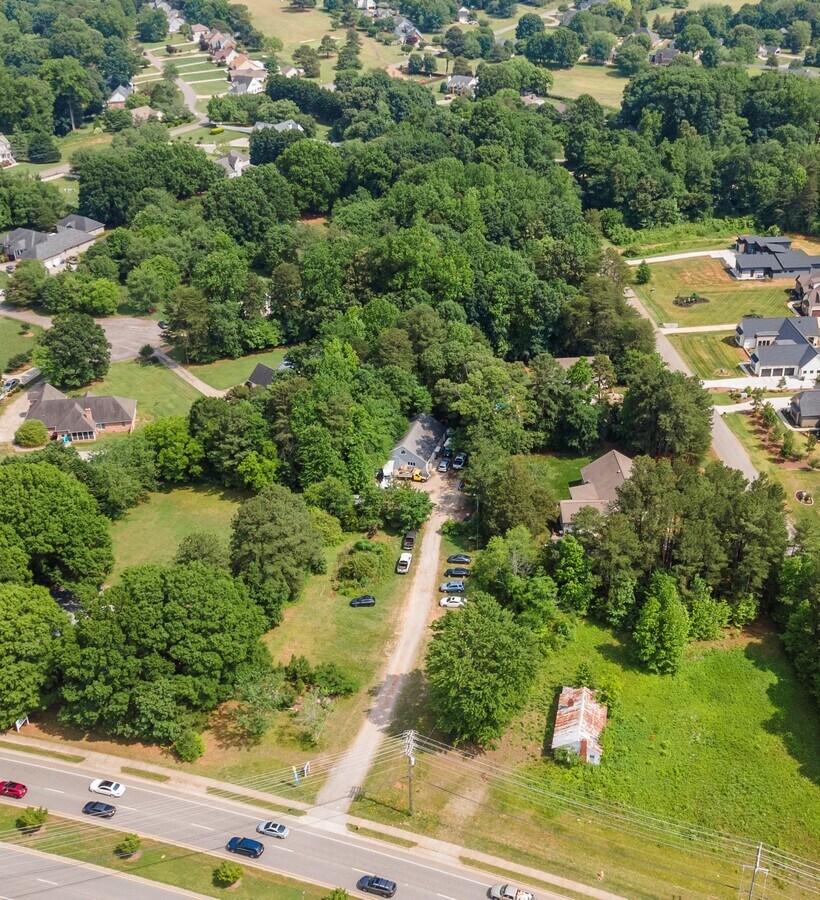 911 Brawley School Rd, Mooresville, NC 28117