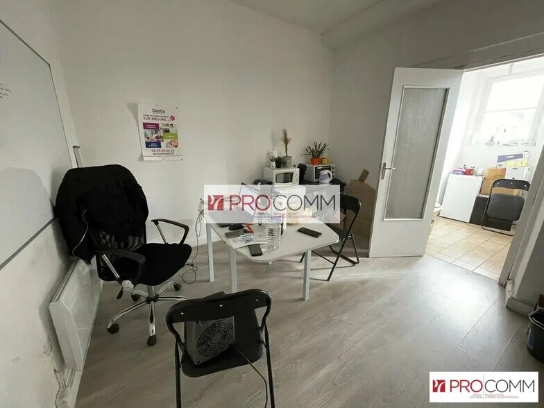 Retail in Chartres for lease - Interior Photo - Image 3 of 5