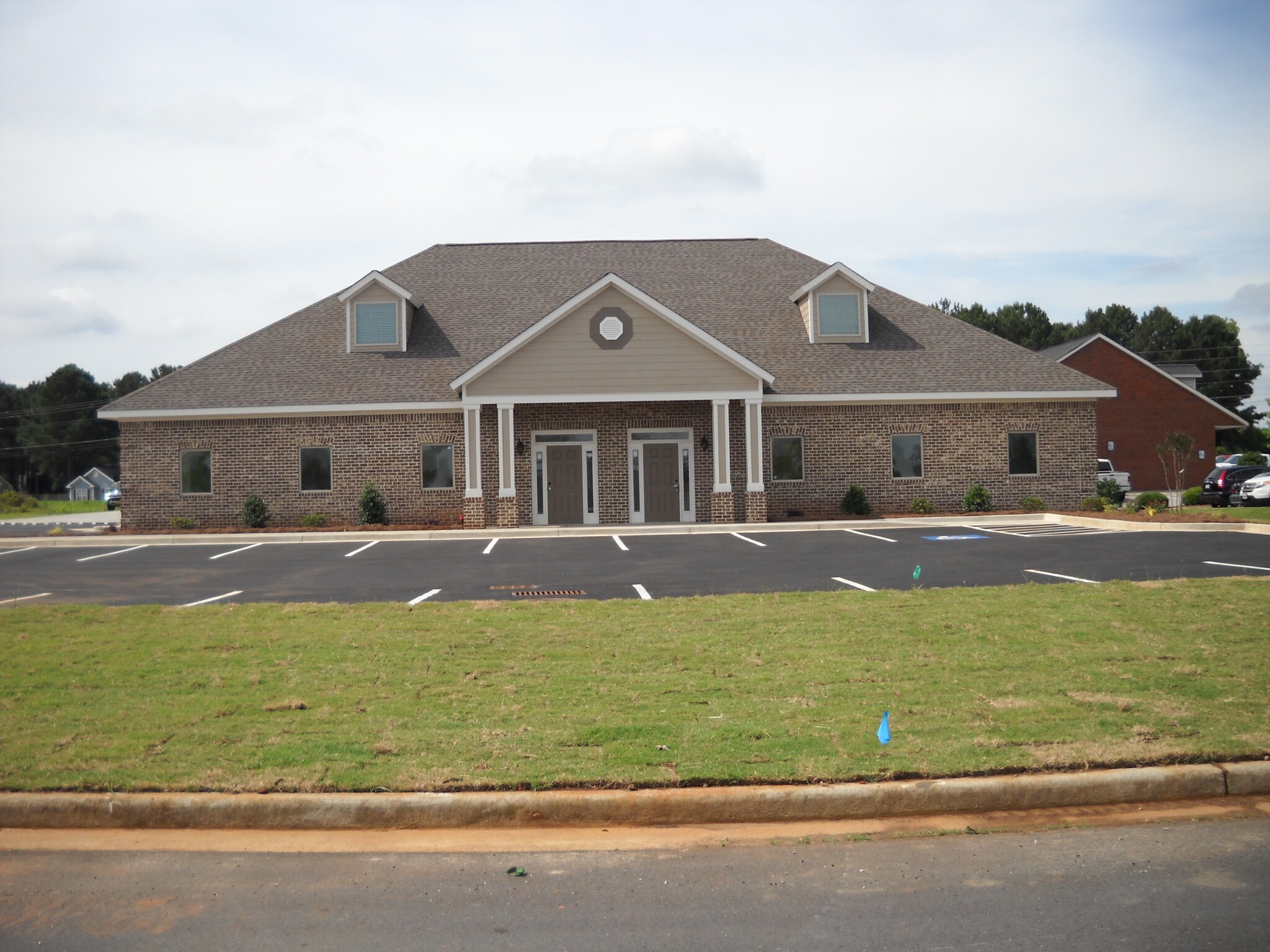 120 Byrd Way, Warner Robins, GA for sale Primary Photo- Image 1 of 1