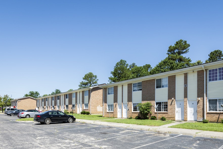 1602 McNeil St, Dillon, SC 29536