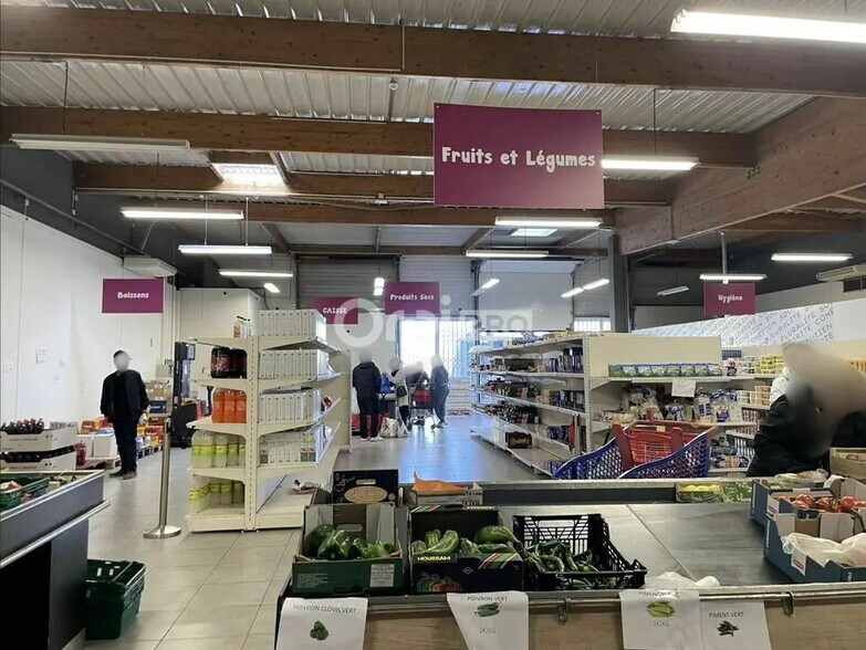 Retail in Chenôve for lease - Building Photo - Image 2 of 4