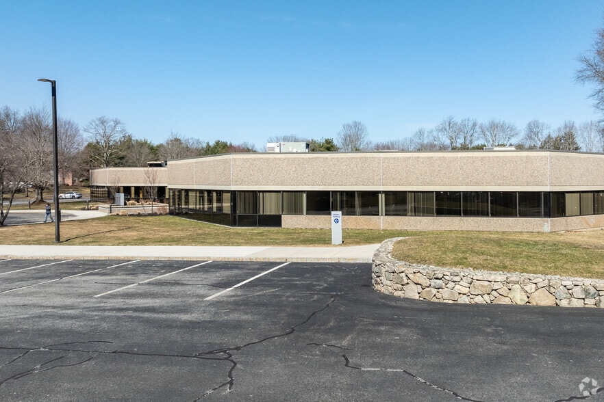 200 Foxborough Blvd, Foxborough, MA for lease - Building Photo - Image 1 of 5