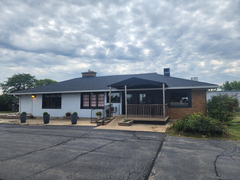 500 Lark St, Geneva, IL for sale - Building Photo - Image 2 of 5