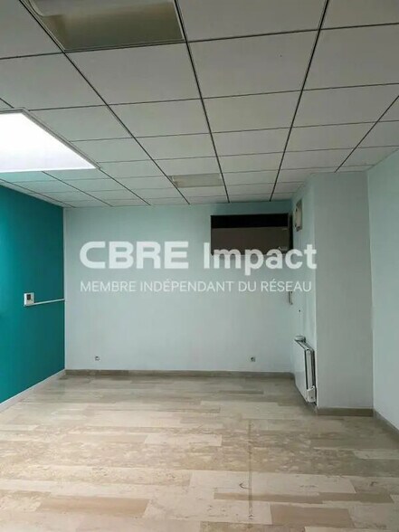 Office in Reims for lease - Interior Photo - Image 3 of 5