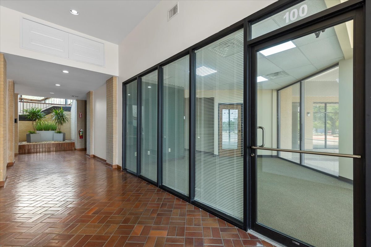 16333 S Great Oaks Dr, Round Rock, TX for lease Interior Photo- Image 1 of 8