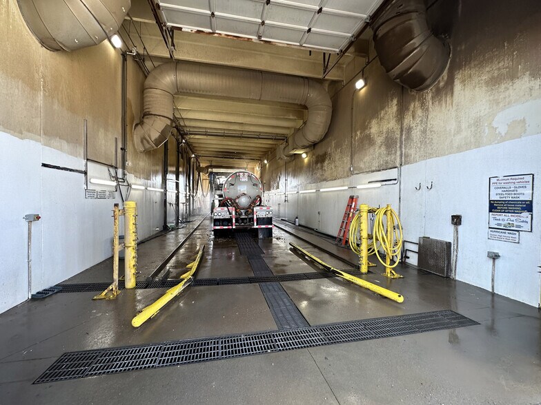 8139 61st St NW, Stanley, ND for sale - Interior Photo - Image 2 of 8