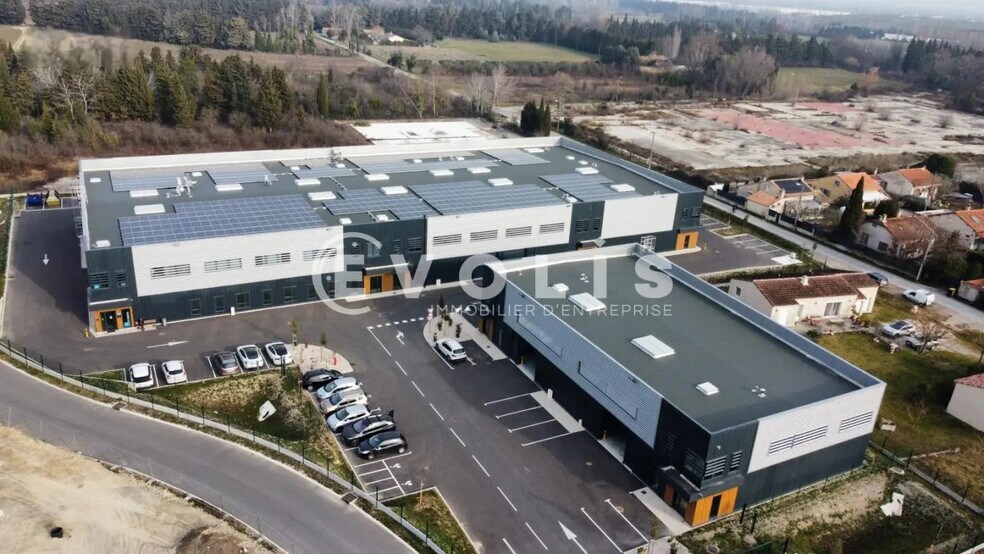 Flex in Vedène for lease - Aerial - Image 2 of 9