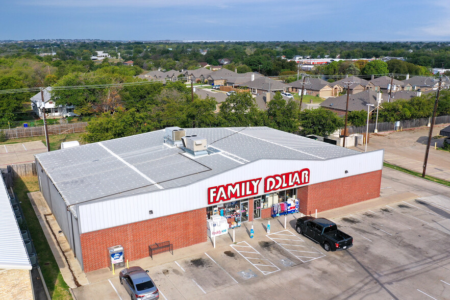 576 S Cherry Ln, Fort Worth, TX for sale - Building Photo - Image 1 of 1